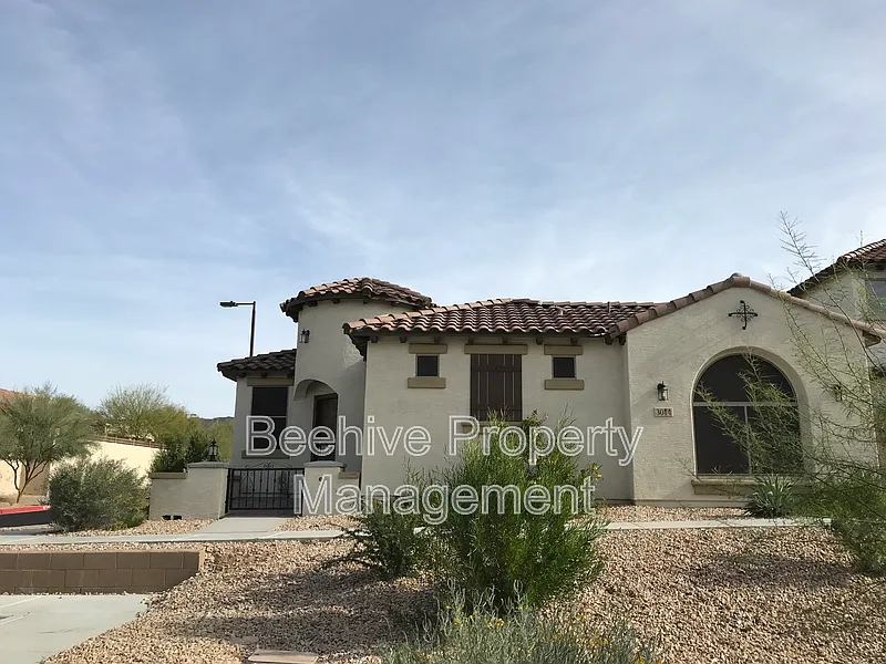 3 bed, 2.0 bath, 1769 sqft, $2,099 — Photo 4