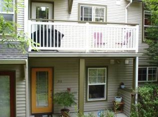 210 24th Ave E #2, Seattle, WA 98112