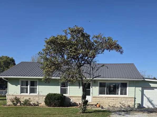 404 W Mulberry St, Westport, IN 47283