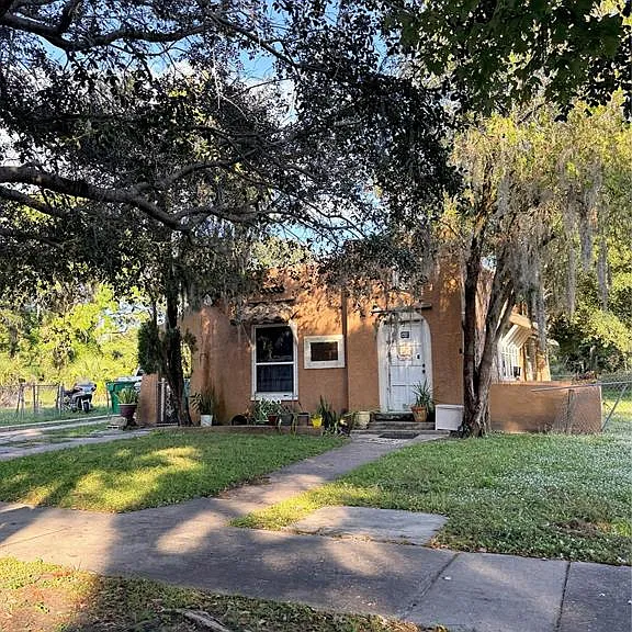 618 S Varr Ave — Photo 1