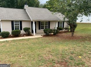 13 Huntington Dr, Grantville, GA 30220
