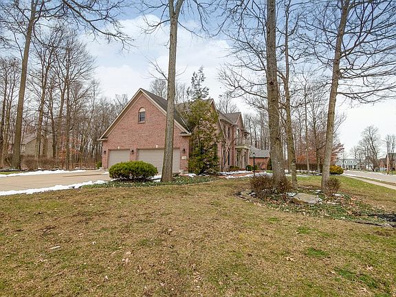 5th image of 2310 Wade Pl