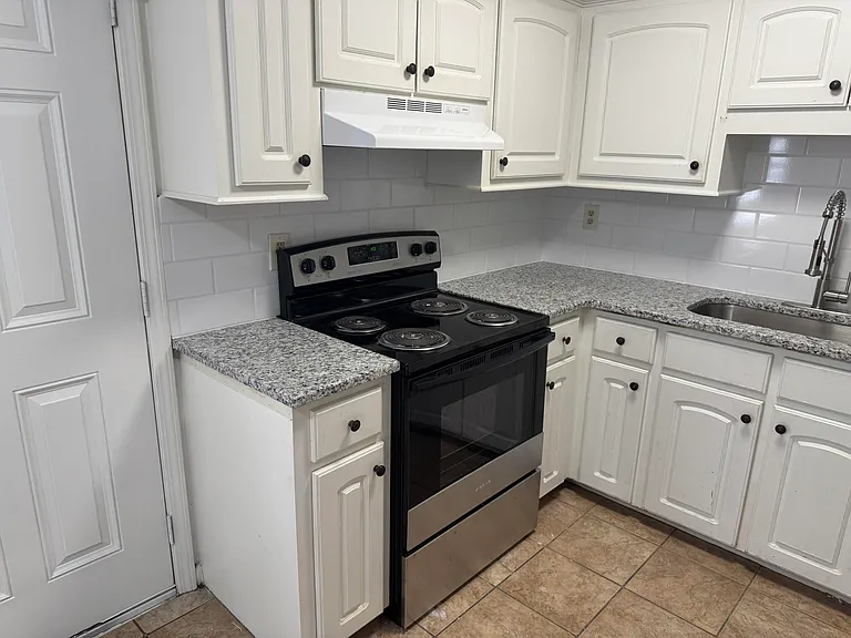 7911 Angel Ct — Photo 6