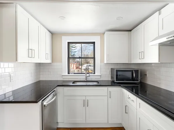 85 Park St, North Reading, MA 01864