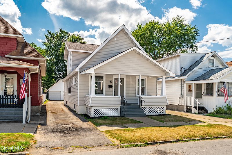2nd image of 722 Cramer Avenue
