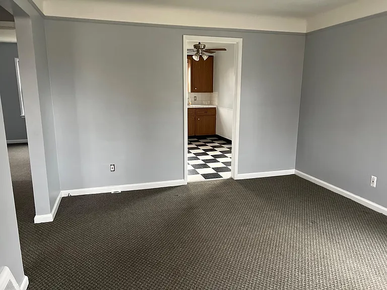 3754 Buckingham Ave — Photo 3