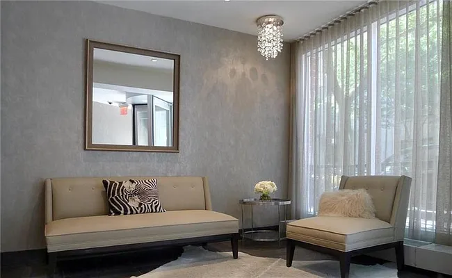 Rented by R New York | media 12