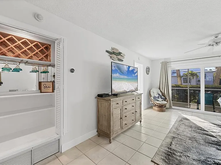 500 S Washington Dr #3A — Photo 4