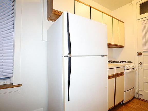 2nd image of 4243 N Hermitage Ave APT 3A