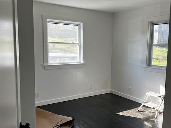 5th image of 817 Maplewood Pl #B