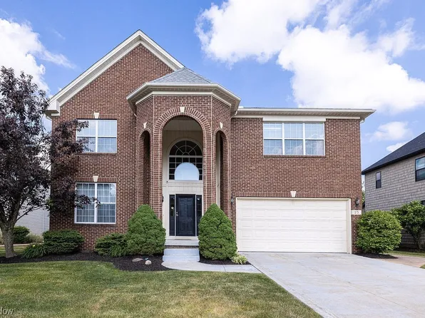 25 Vista Ridge Cir, Hinckley, OH 44233