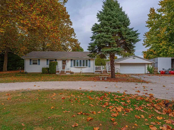 834 State Route 10, Lincoln, IL 62656