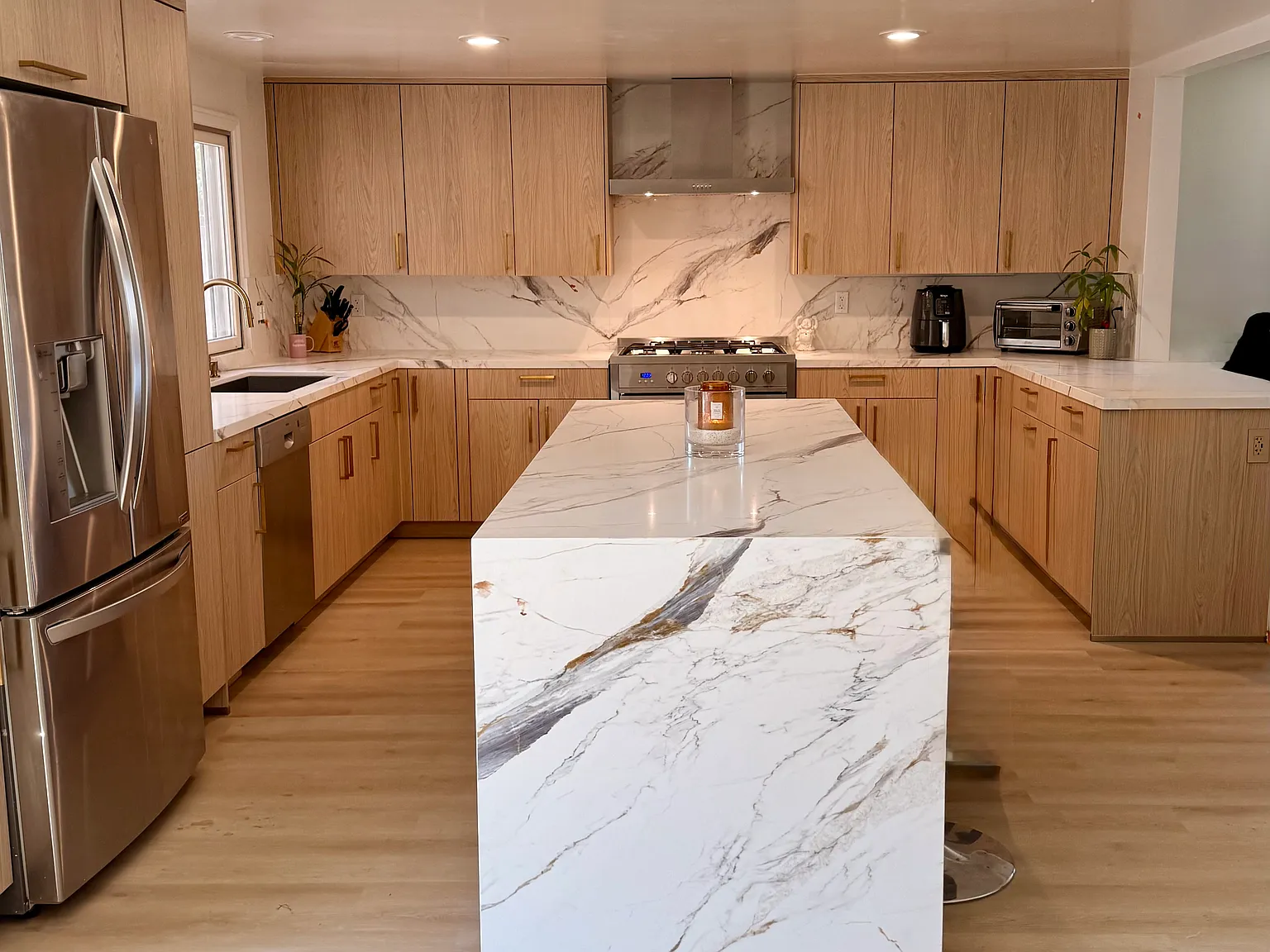 5 bed, 3288 sqft, $1,495 — Photo 3