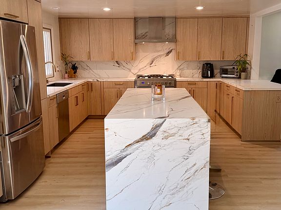 3rd image of 25152 Mammoth Cir