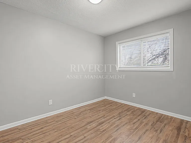 4064 Chippewa Rd — Photo 14