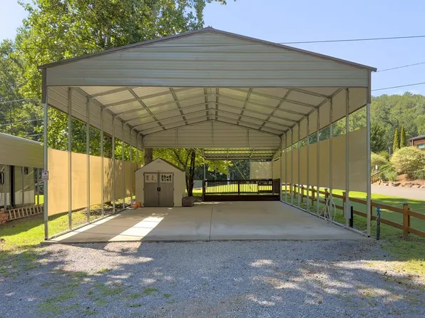 46 Phoenix Dr #36, Chatsworth, GA 30705