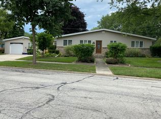 724 E Eisenhower Ave, Palatine, IL 60074