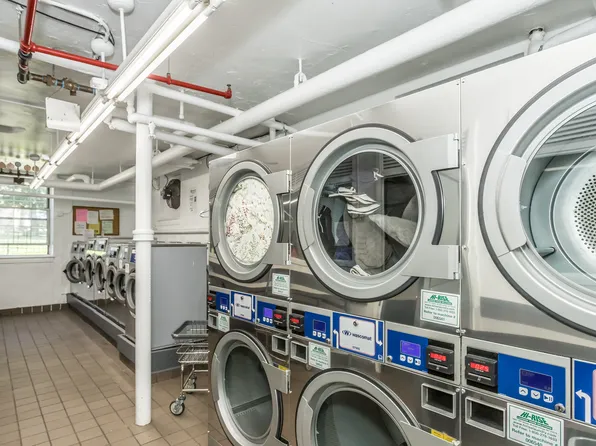 51-28 30th Avenue image 19 of 21