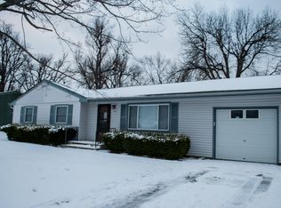 1219 SW 32nd St, Topeka, KS 66611