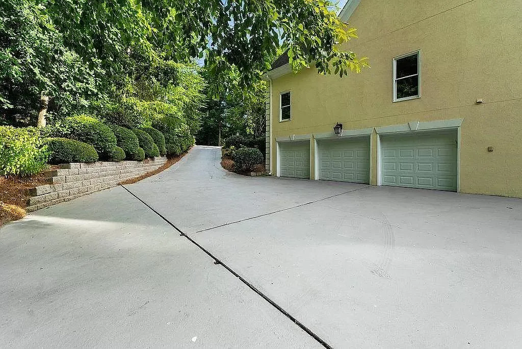 215 Hamden Trce SW — Photo 3