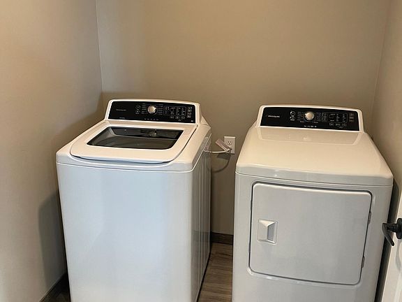 4th image of 10200 Goldenrod St NW #204-208-40