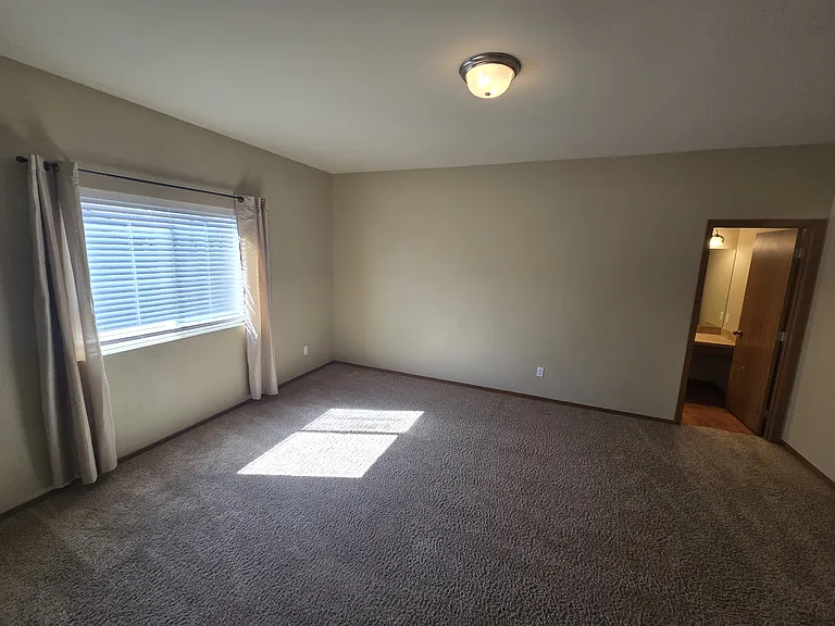 205 E Kristen Ave — Photo 9