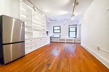 Rented by Warburg