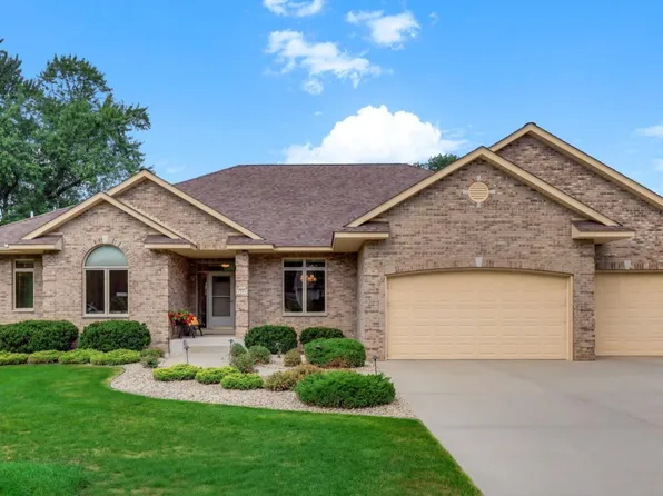 3205 Woodbridge St, Shoreview, MN 55126