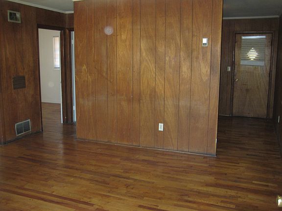 2nd image of 408 Pinckney St APT 2C