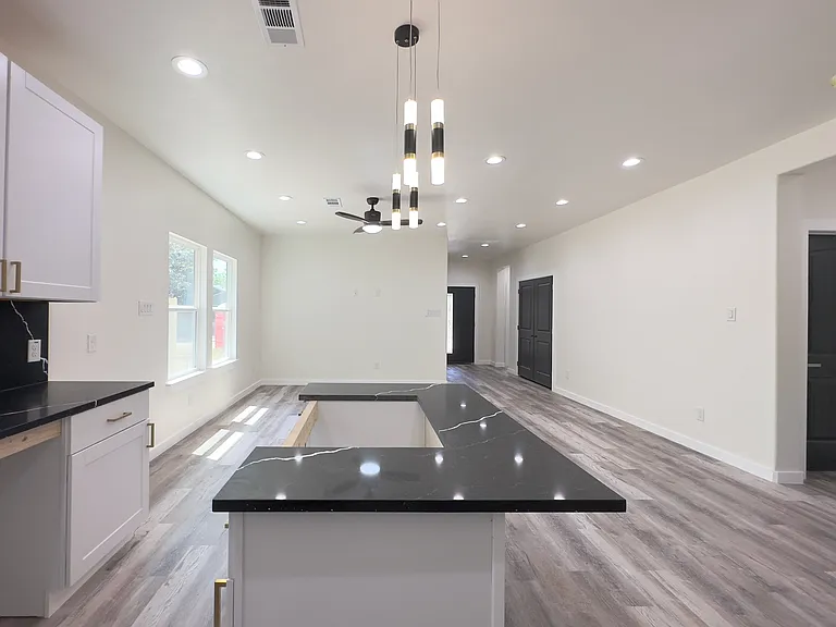 2720 Morning Ave — Photo 10
