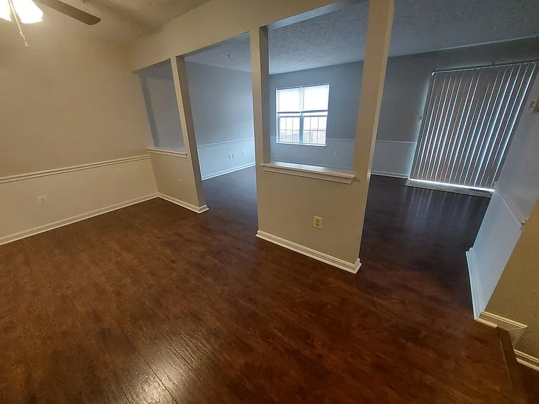 20146 Daniels Cir — Photo 8