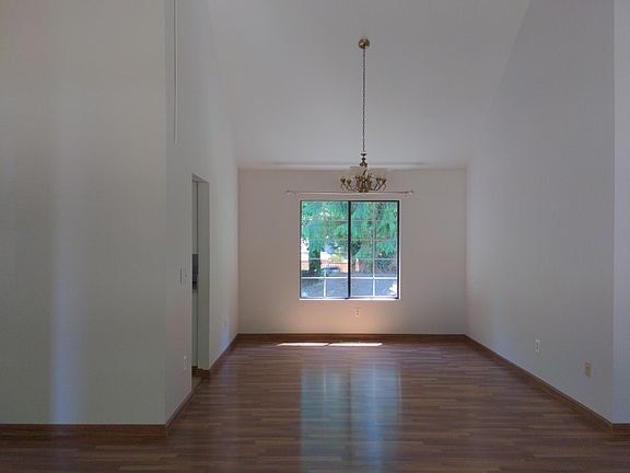 3rd image of 2385 NW Oakcrest Dr