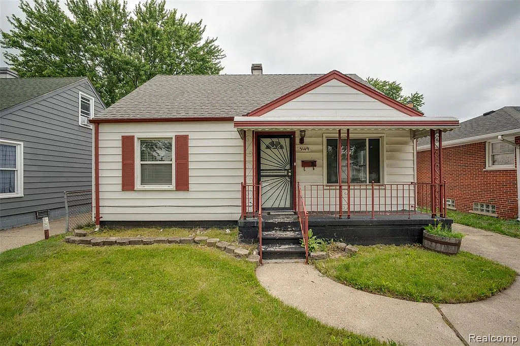 4 bed, 1.0 bath, 906 sqft, $1,500 — Photo 1