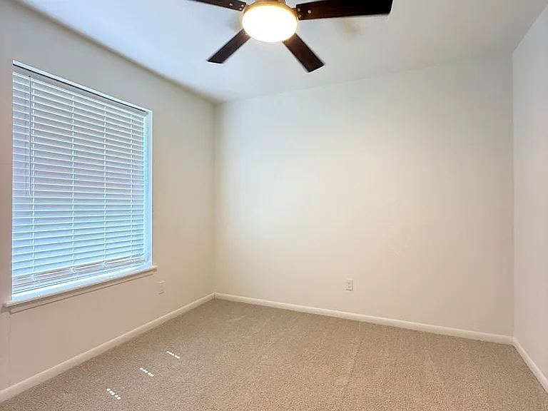 1039 Harris Ln — Photo 26