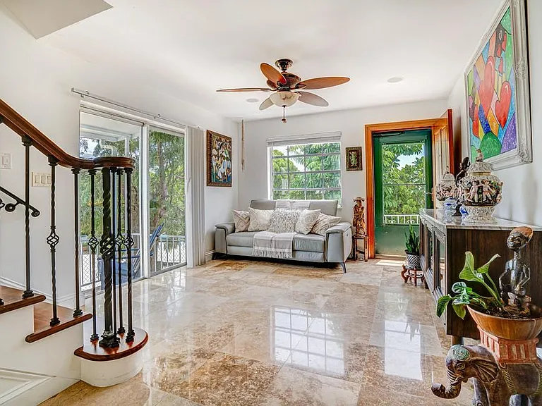 1265 NE Oceanview Cir — Photo 3
