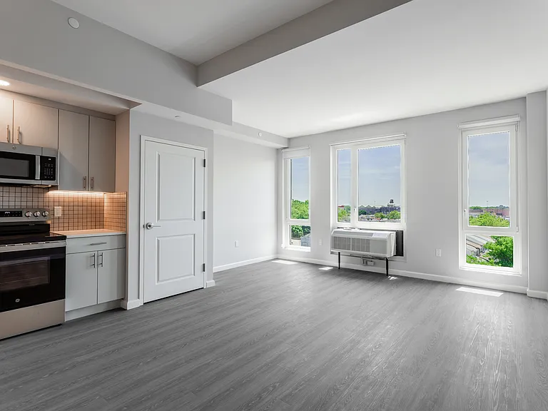 183-03 Hillside Ave #6B — Photo 4