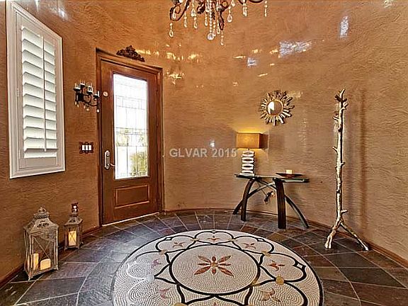 4th image of 77 Antique Garden St