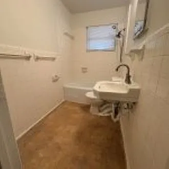 308 S Barbara St — Photo 6