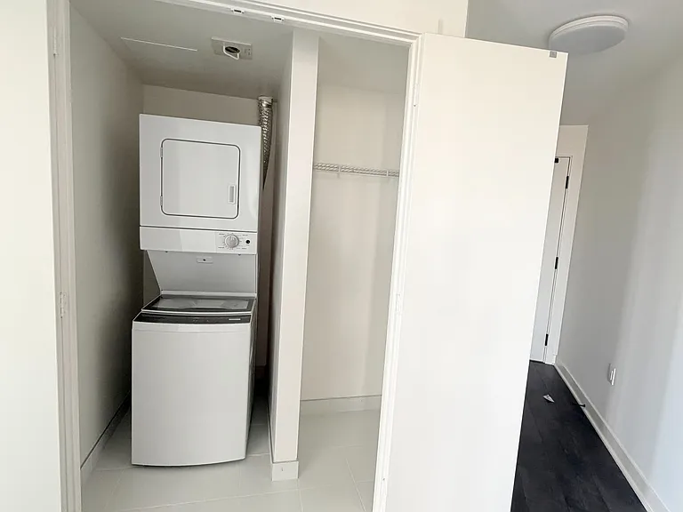 1185 Dupont St #2507 — Photo 13