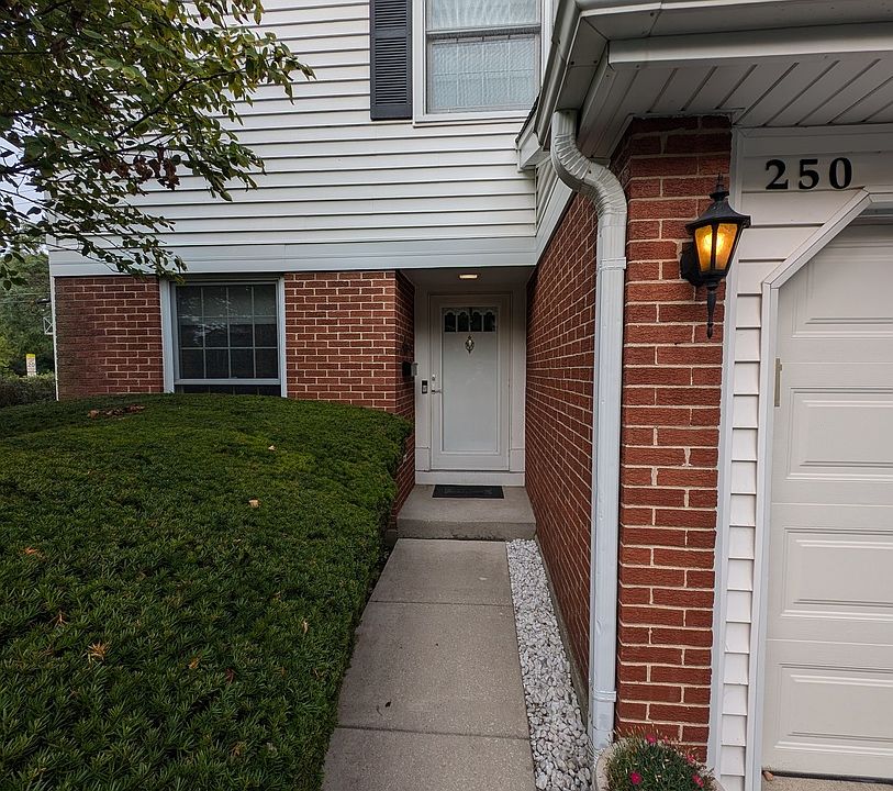 1st image of 250 Essex Pl