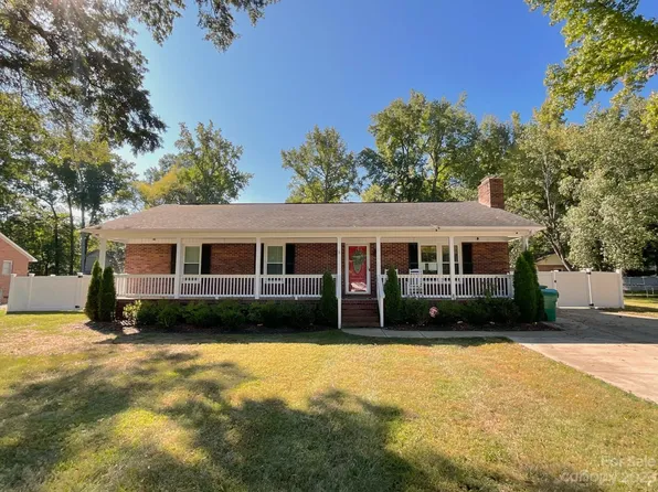 400 Parallel Dr, Harrisburg, NC 28075