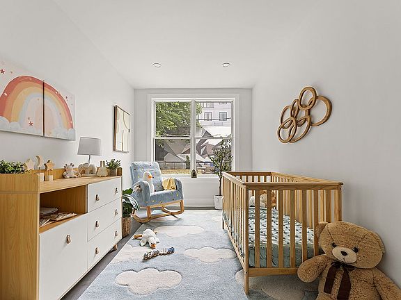4th image of 20 Melrose St #1
