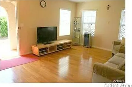826 Lafayette St — Photo 2