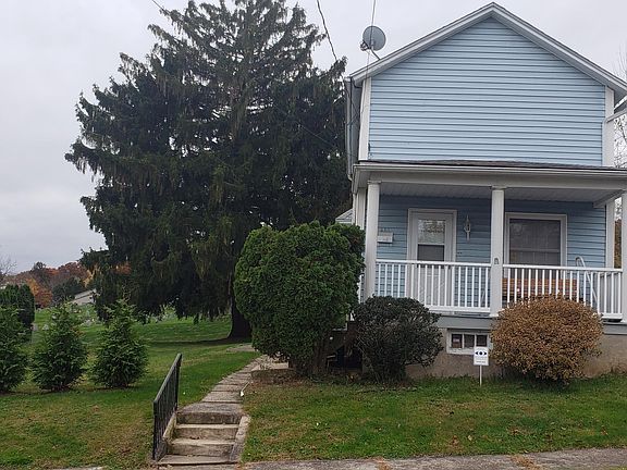 2nd image of 450 Owen St