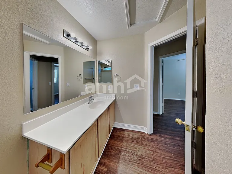 7926 N 54th Dr — Photo 16