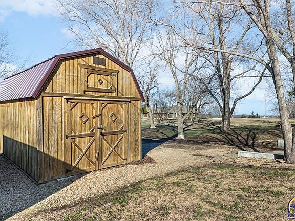 5th image of 672 High View Rd