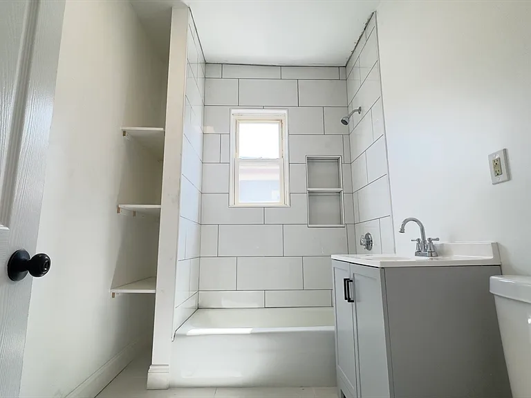 66 Franklin Ave #2 — Photo 12