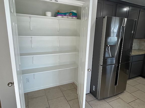 5th image of 709 Westminster Pl