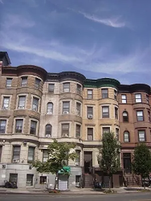 Rented by Perry Associates NYC Inc | media 25