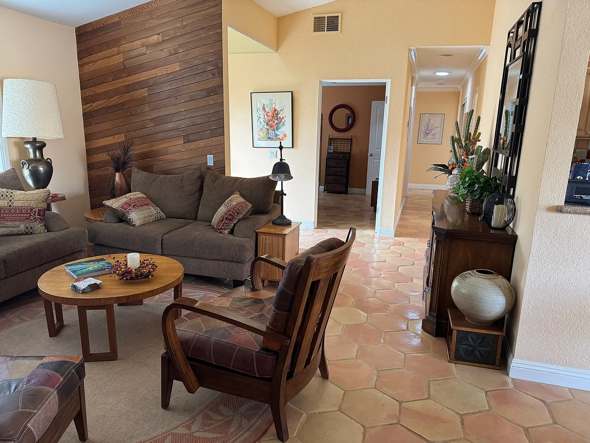 Living room - 74300 Covered Wagon Trl